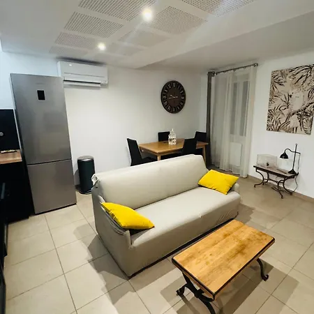 Centre Apartment *