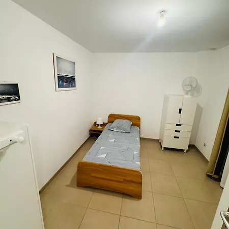 Apartment Centre *